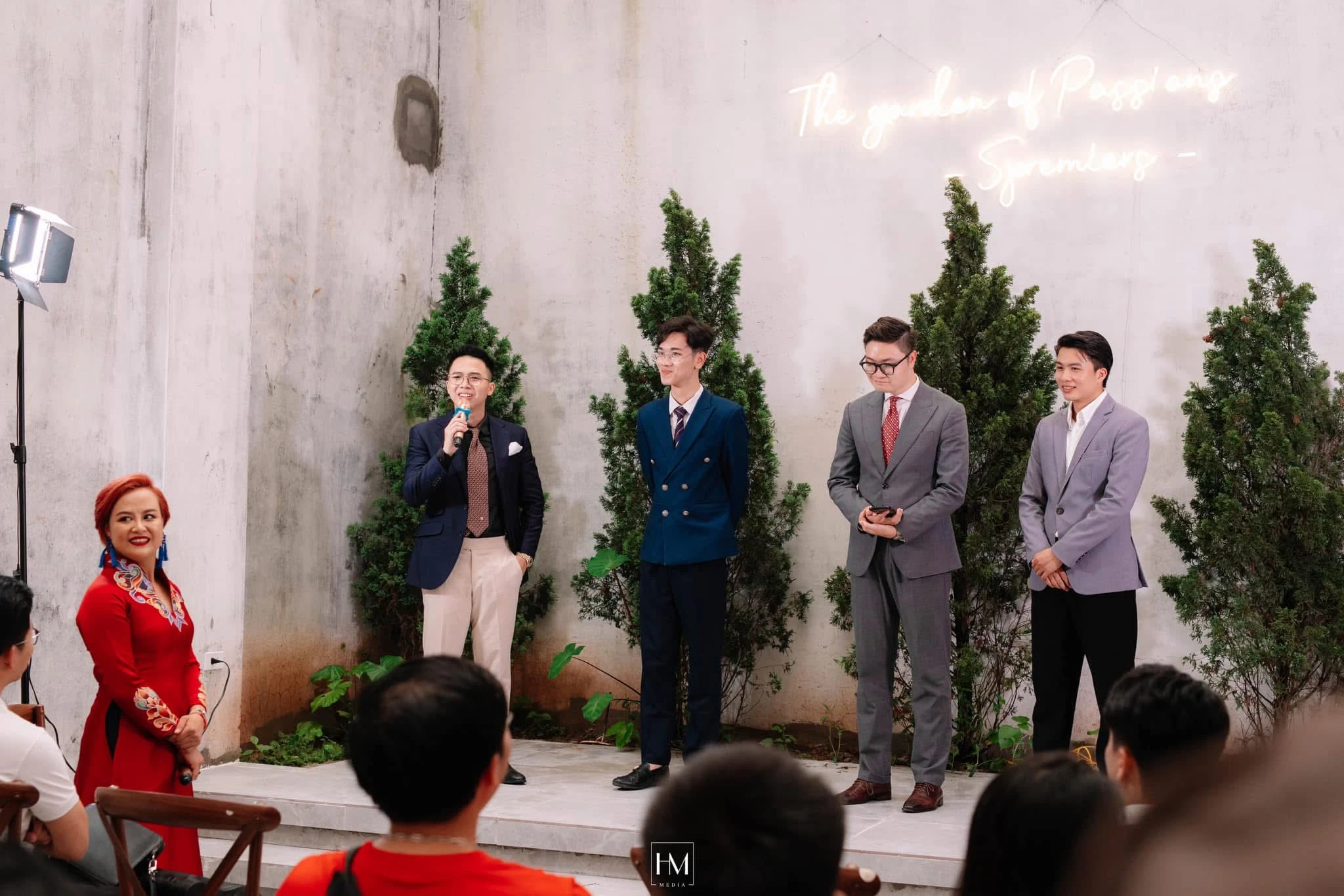 MC Sơn Tùng đào tạo và workshop cùng học viên